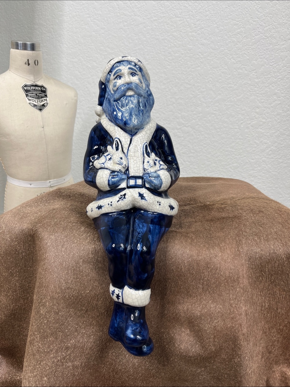 Dedham Pottery Santa Bunny The Potting Shed Shelf Sitting Limited Edition 1994